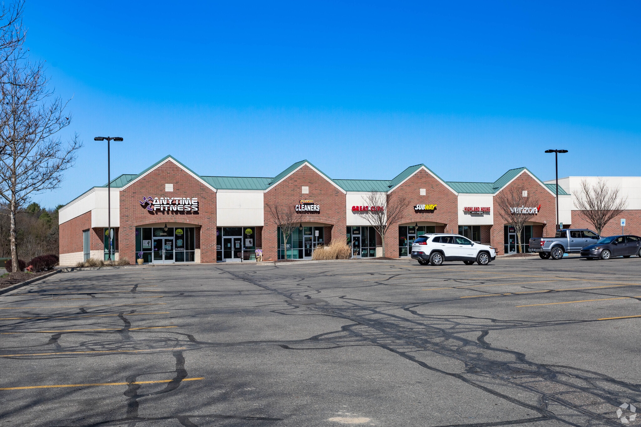 9685-9749 Dixie Hwy, Village of Clarkston, MI for lease Building Photo- Image 1 of 4