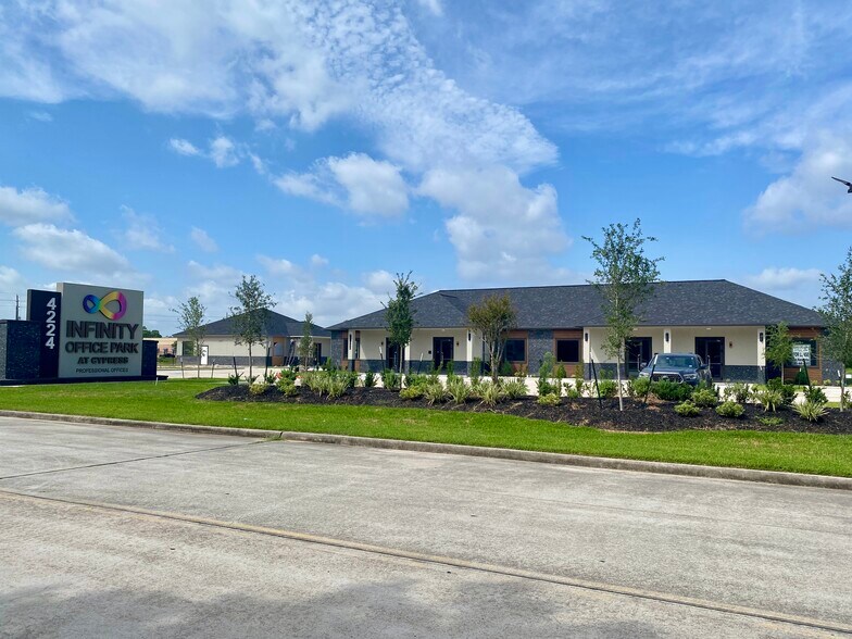 4224 Cypress Creek Pky, Houston, TX à louer - Photo du bâtiment - Image 3 de 14