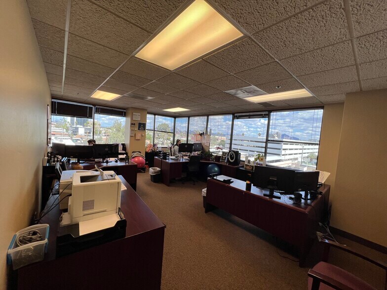 202 E Earll Dr, Phoenix, AZ à louer - Photo intérieure - Image 2 de 11