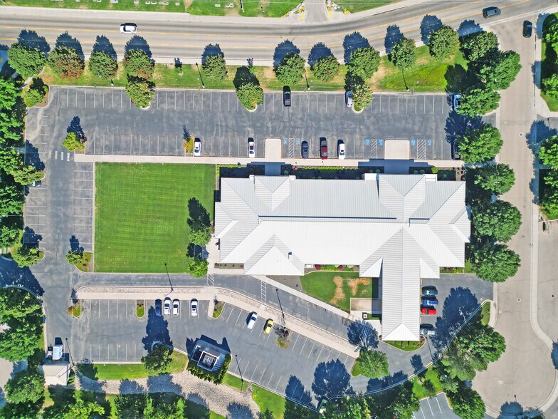 275 S Stratford Dr, Meridian, ID à louer - Photo du bâtiment - Image 2 de 8