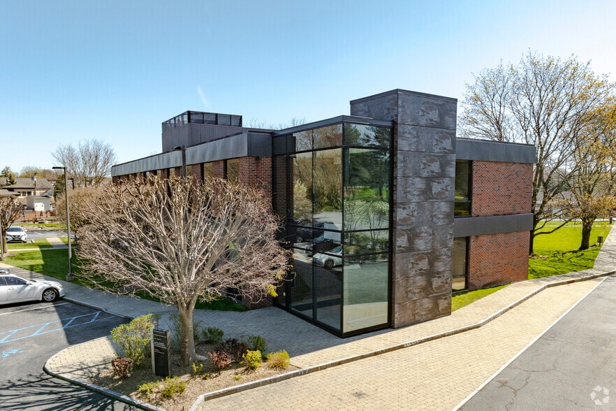 355 Main St, Armonk, NY for lease - Primary Photo - Image 1 of 8