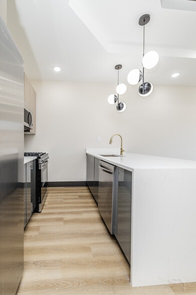 5637 Prairie ave, Chicago, IL for sale - Building Photo - Image 3 of 16