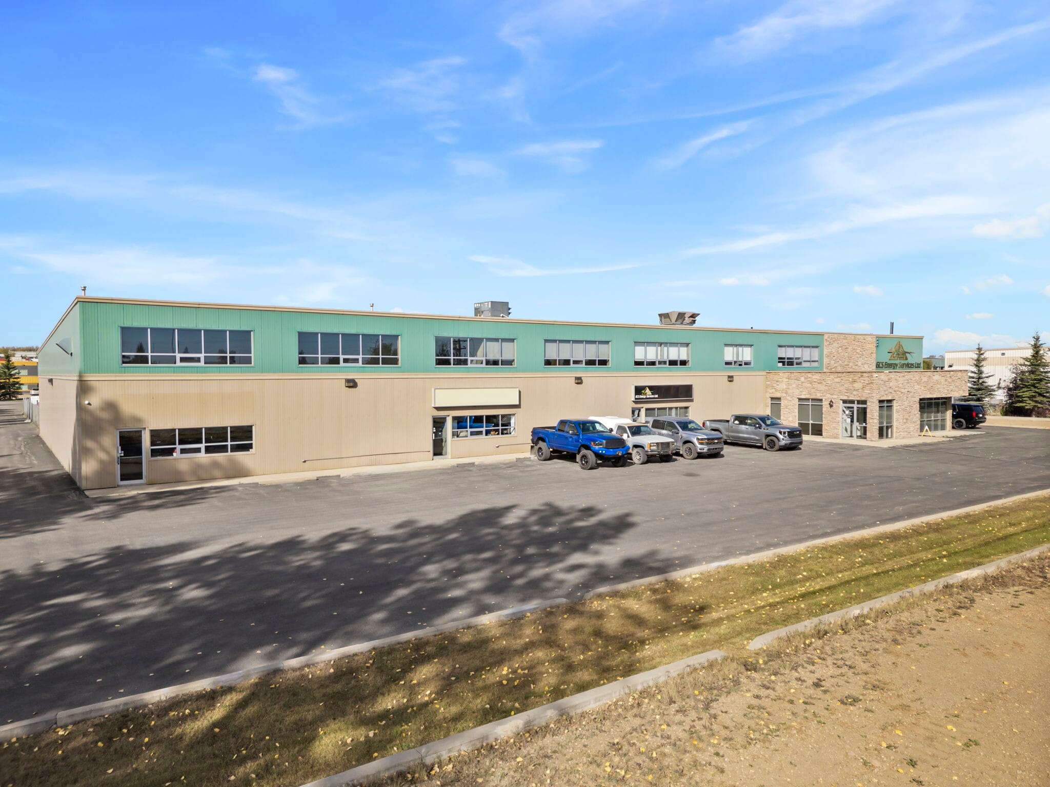 259 Burnt Park Dr, Red Deer County, AB à louer Photo du bâtiment- Image 1 de 37