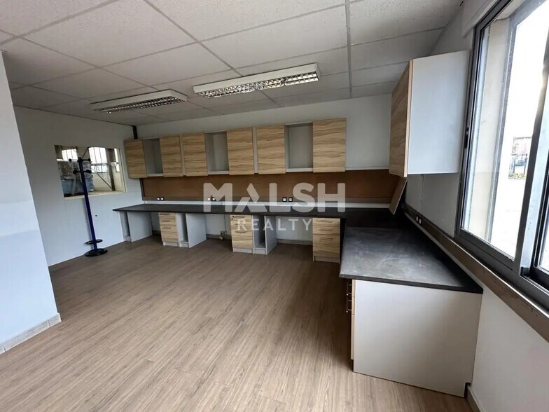 Office in Chassieu for lease - Interior Photo - Image 3 of 6