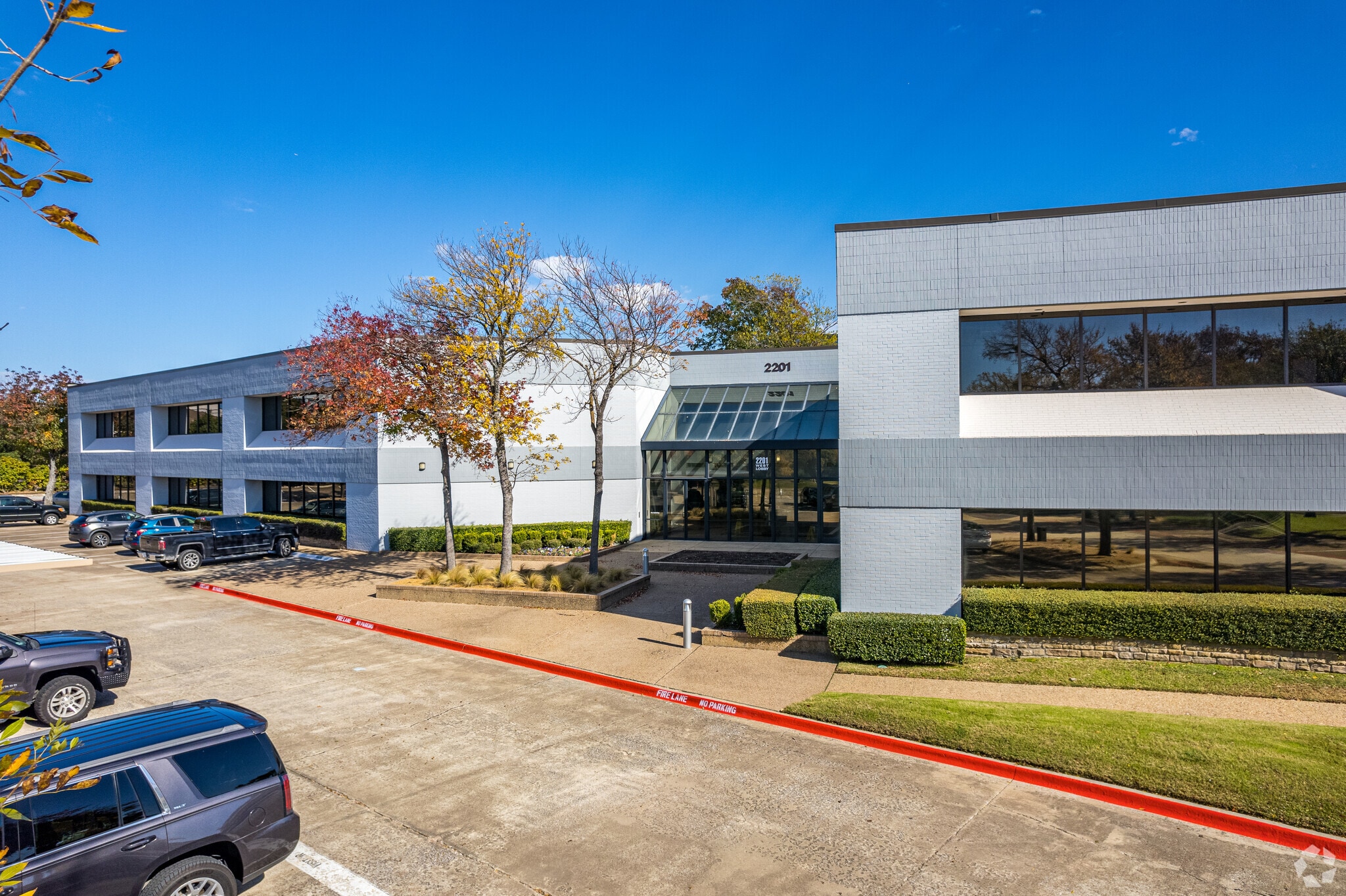 2201 N Central Expy, Richardson, TX à vendre Photo du bâtiment- Image 1 de 16
