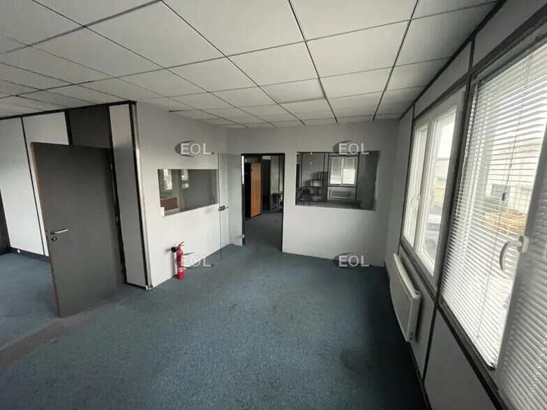 Flex dans L'ILE-SAINT-DENIS à louer - Photo du bâtiment - Image 3 de 5