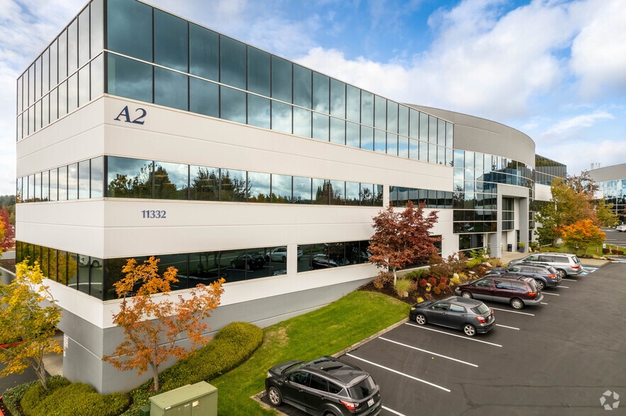 11332 NE 122nd Way, Kirkland, WA à louer - Photo du bâtiment - Image 2 de 3