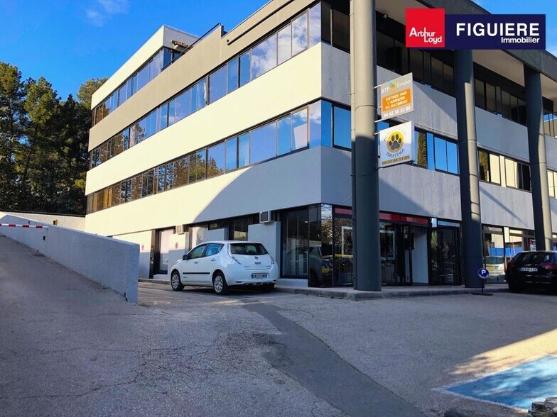 298 Avenue Du Club Hippique, Aix-en-Provence à louer - Photo du bâtiment - Image 1 de 19