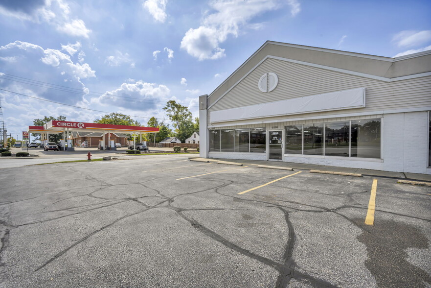 5220-5250 Northfield Rd, Maple Heights, OH à louer - Photo du bâtiment - Image 2 de 12