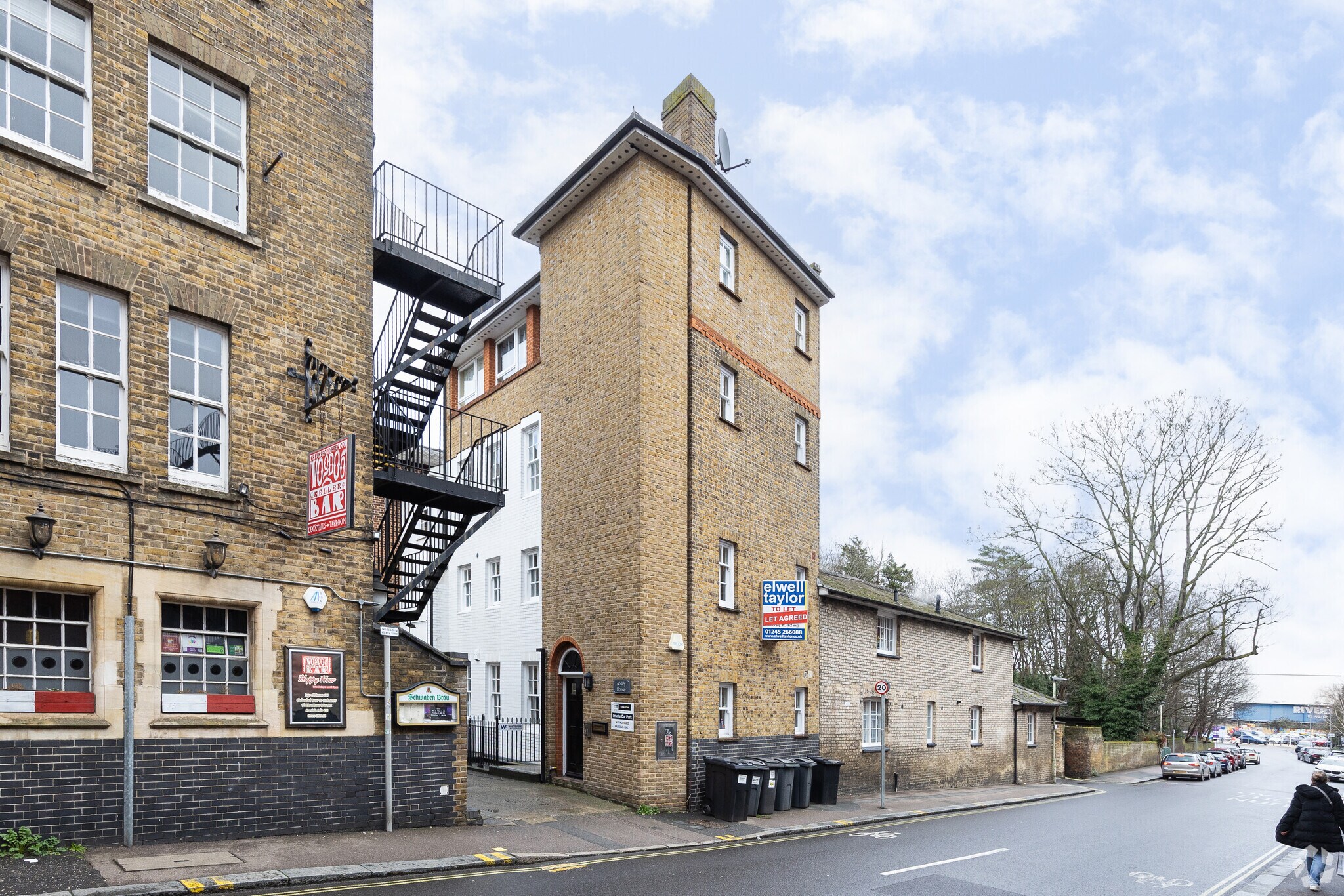 Waterloo Ln, Chelmsford à louer Photo principale- Image 1 de 3