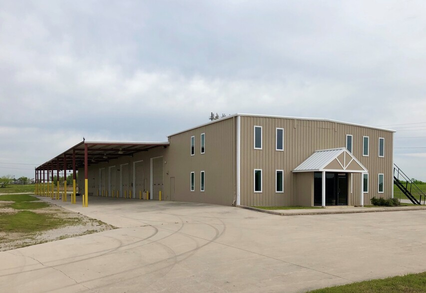 212 Lake Rd, Bridgeport, TX for sale - Building Photo - Image 2 of 16