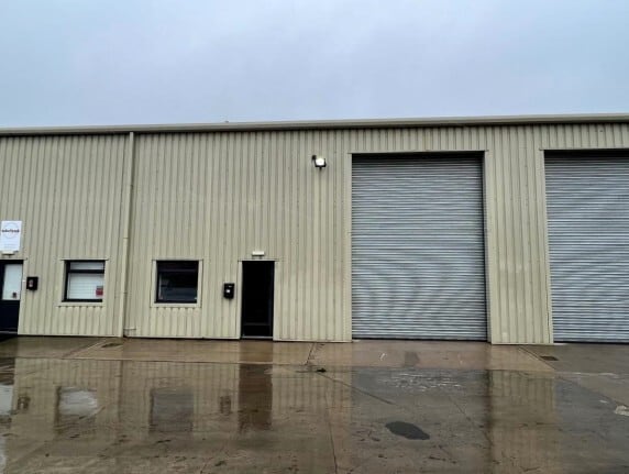 17 Station Rd, Wolverhampton for lease Primary Photo- Image 1 of 2