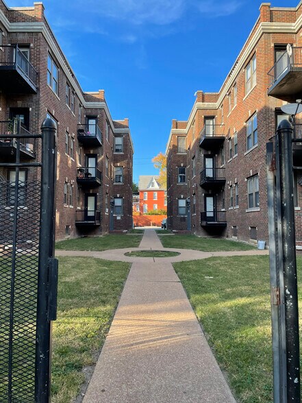 5841 Cabanne Ave, Saint Louis, MO à vendre - Photo du bâtiment - Image 3 de 6