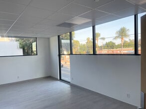 15721 Vanowen St, Van Nuys, CA for lease Building Photo- Image 1 of 3