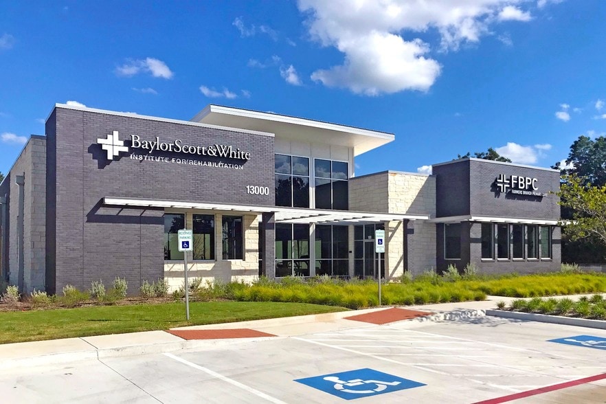 13000 Josey Ln, Farmers Branch, TX for lease - Primary Photo - Image 1 of 17