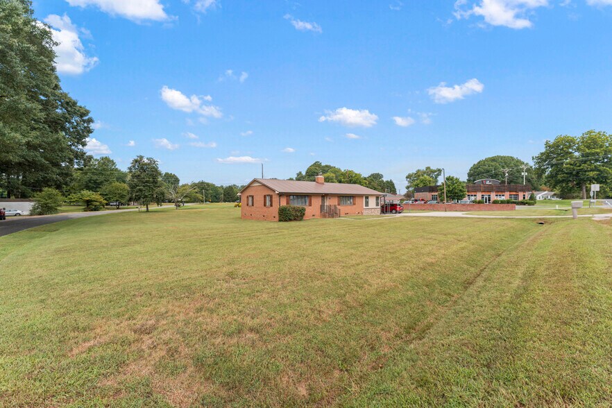 128 Killian Farm Rd, Stanley, NC à louer - Photo du bâtiment - Image 3 de 56