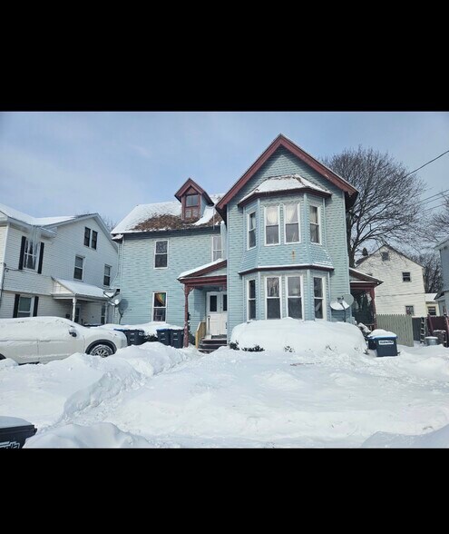 40 Henry Ave, Pittsfield, MA à vendre - Photo principale - Image 1 de 1