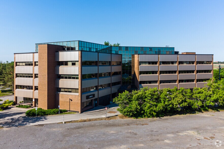 1111 Prince Of Wales Dr, Ottawa, ON à louer - Photo du bâtiment - Image 2 de 4