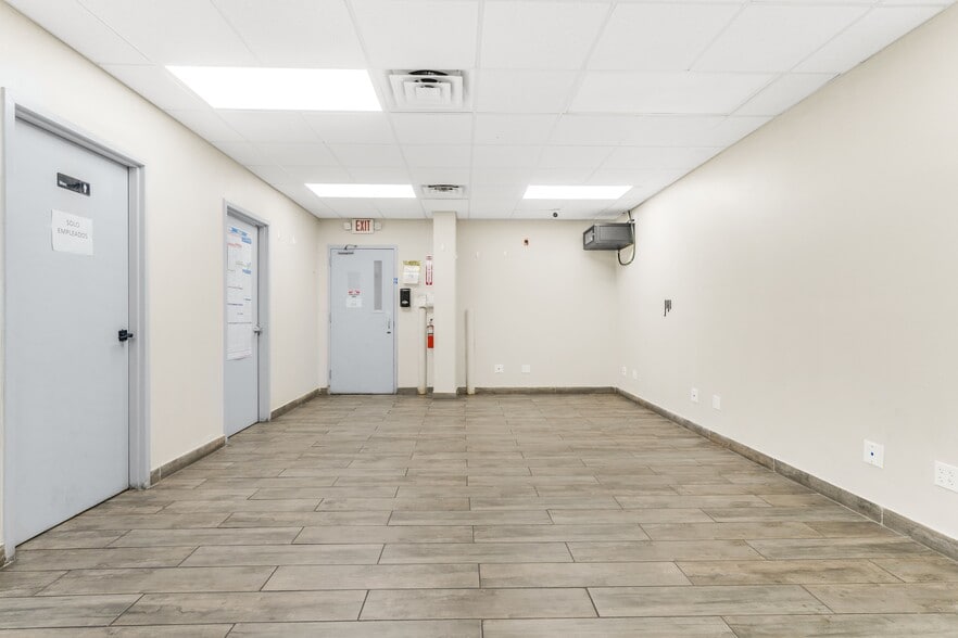 4401-4409 Wanda Ave, McAllen, TX for lease - Building Photo - Image 3 of 19