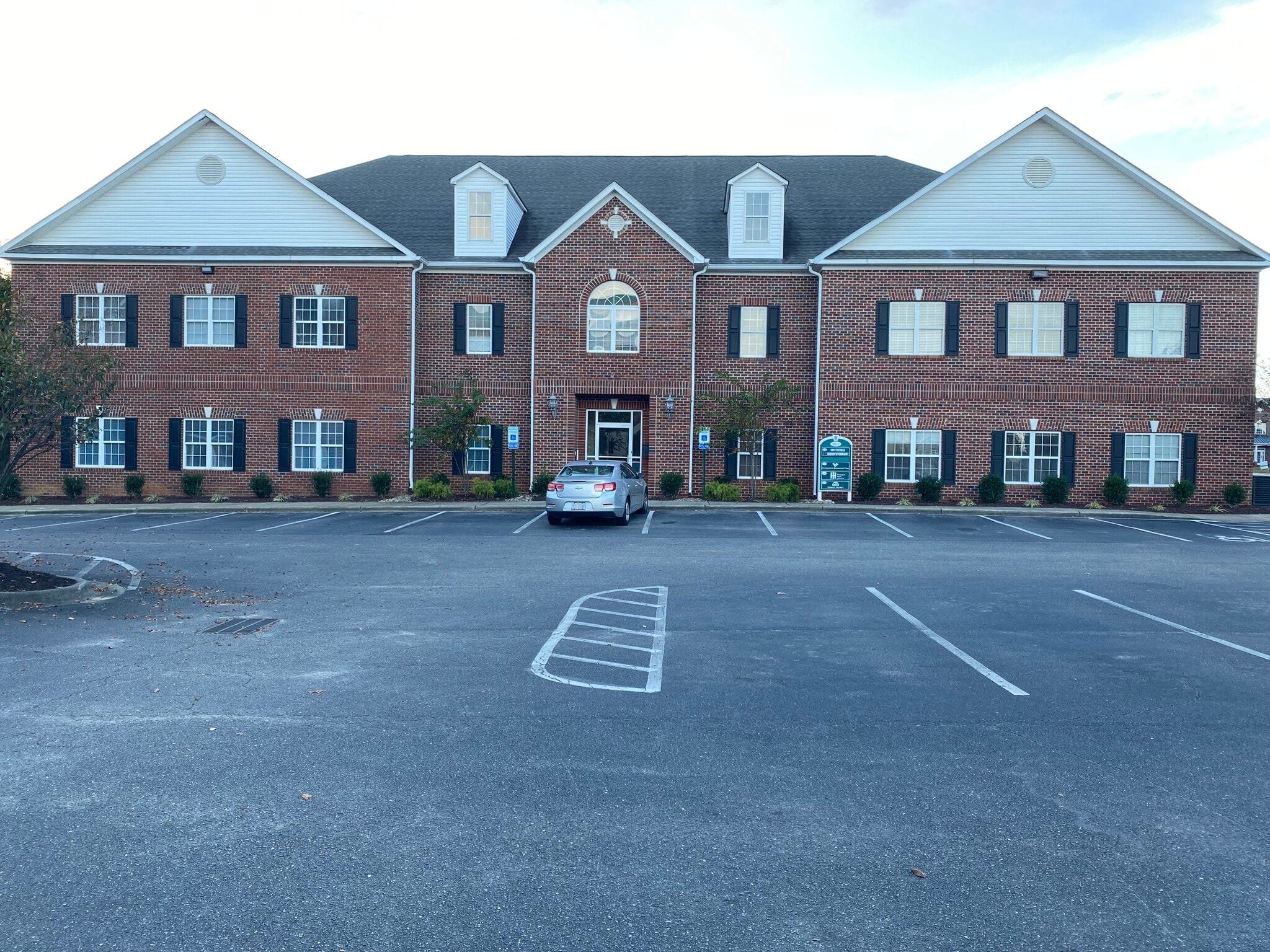 2931 Breezewood Ave, Fayetteville, NC à louer Photo du bâtiment- Image 1 de 16
