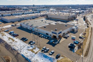 Plus de détails pour 2500 Cleveland Ave N, Roseville, MN - Commerce de détail à vendre