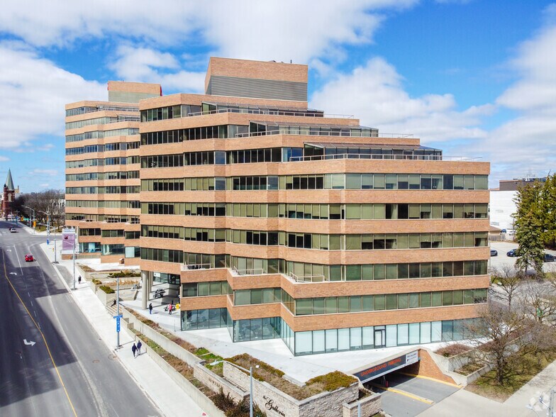 101 Frederick St, Kitchener, ON à louer - Photo du bâtiment - Image 2 de 9