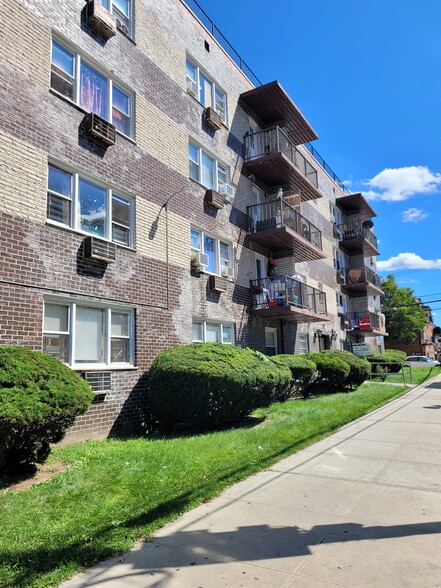 86-47 Highland Ave, Jamaica, NY à louer - Photo principale - Image 1 de 1