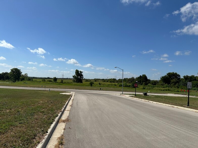 Silvermist Dr, Jarrell, TX for sale - Other - Image 2 of 6