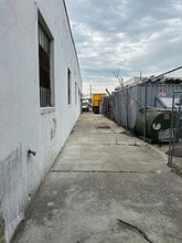 51 Rushmore St, Westbury, NY for lease Interior Photo- Image 2 of 11