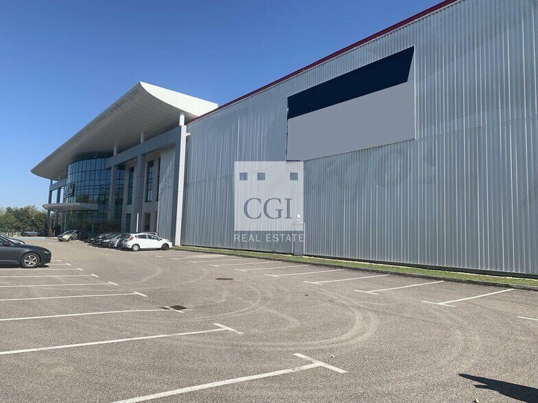 301 Rue Denis Papin, Villefontaine à vendre - Photo du bâtiment - Image 3 de 18