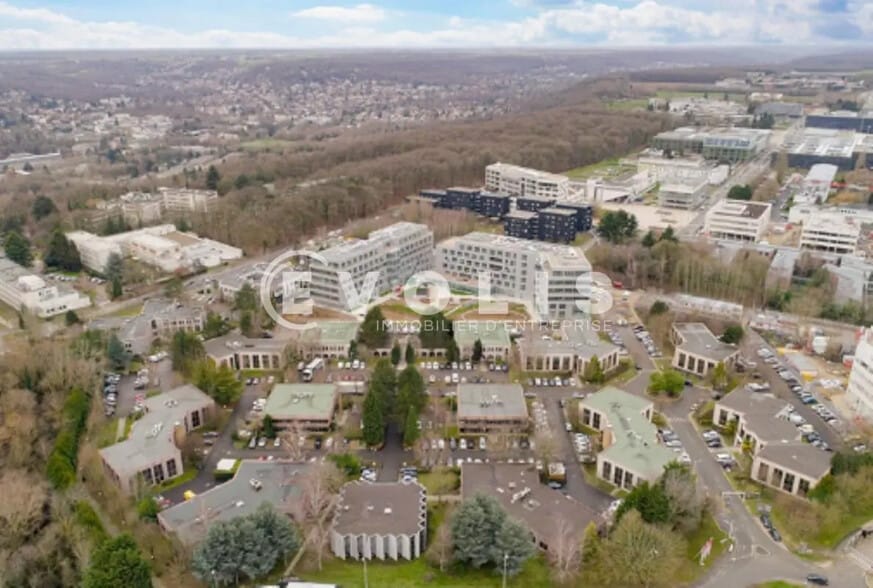 Bureau dans Orsay à louer - Photo du bâtiment - Image 3 de 11