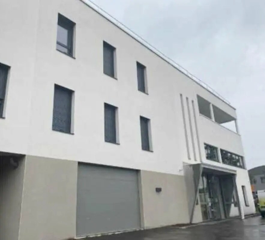 Office in Dardilly for lease Building Photo- Image 1 of 16