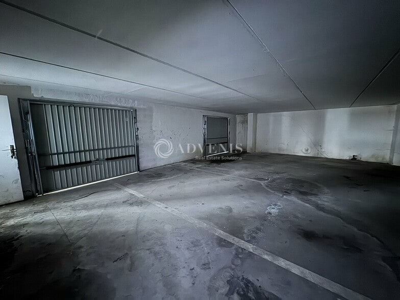 Flex in Évry-Courcouronnes for sale - Building Photo - Image 2 of 5