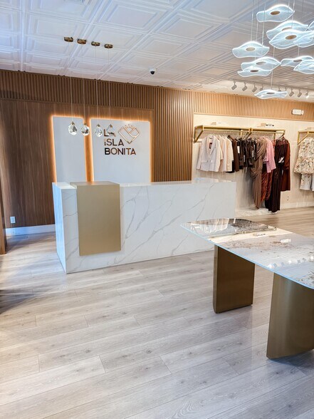 1006 E Sample Rd, Pompano Beach, FL à vendre - Photo du bâtiment - Image 2 de 30