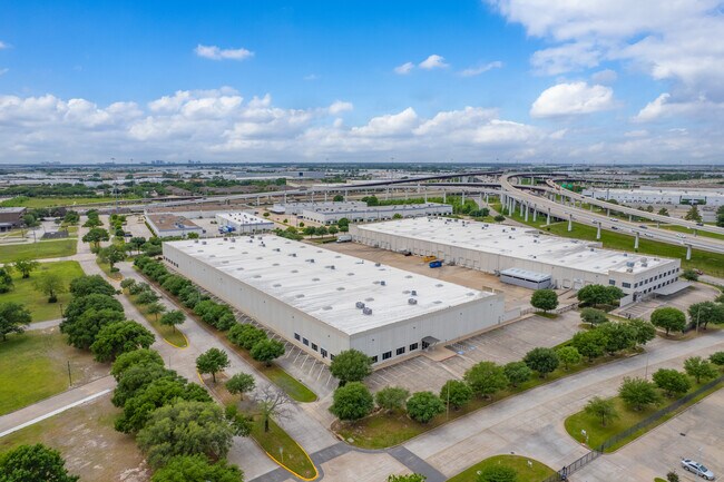 More details for 7049 Brookhollow West Dr, Houston, TX - Industrial for Lease