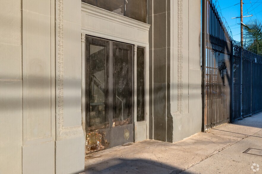 1700 S Santa Fe Ave, Los Angeles, CA à louer - Photo du bâtiment - Image 3 de 19