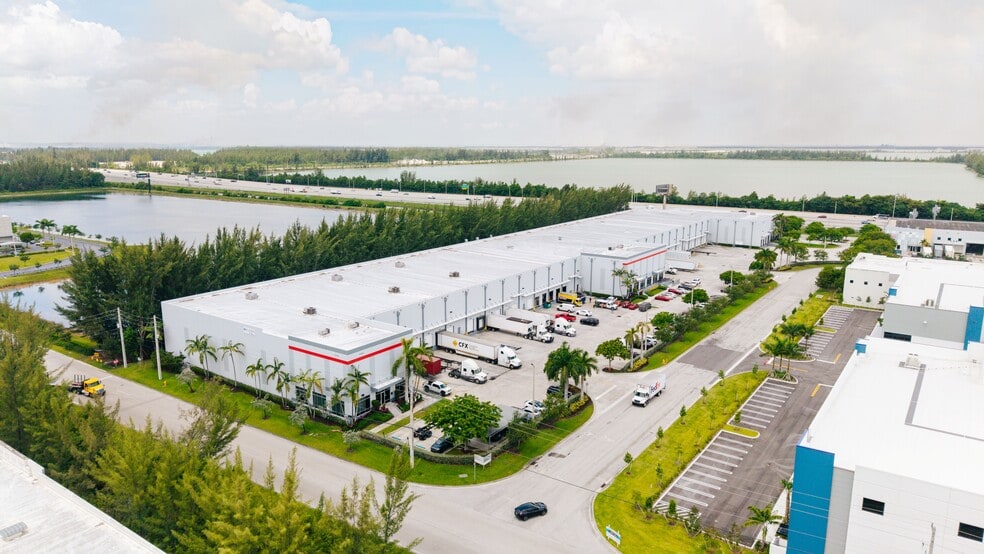 11500 NW 123rd St, Medley, FL for lease - Building Photo - Image 1 of 20