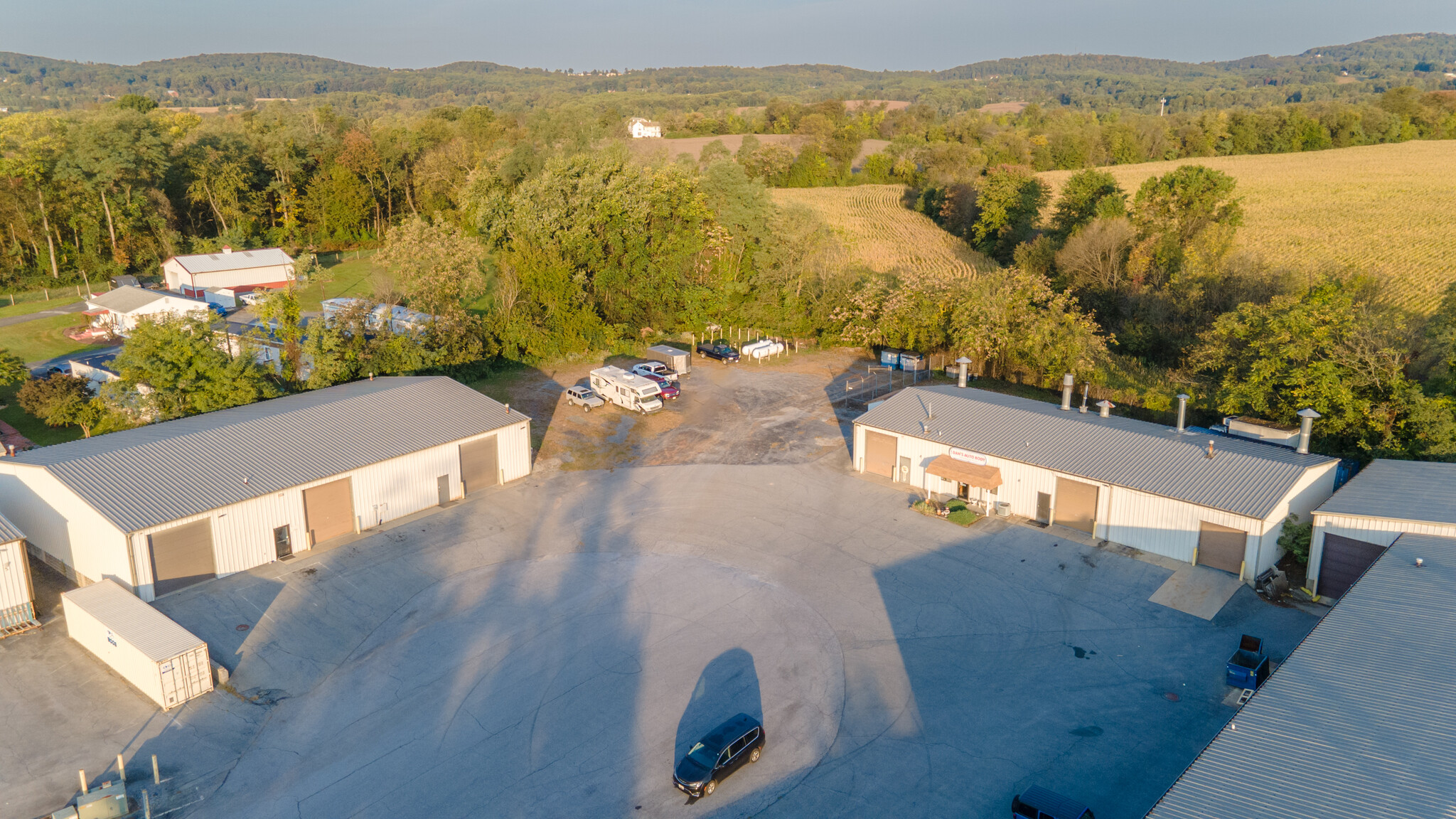 Enterprise Ct Auto Repair & Auto Body portfolio of 2 properties for sale on LoopNet.ca Building Photo- Image 1 of 16