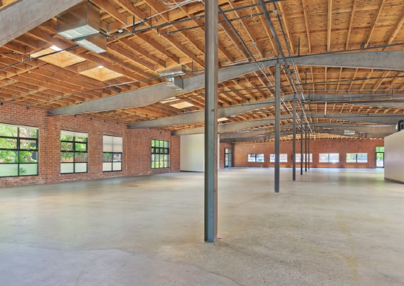 10115 Jefferson Blvd, Culver City, CA for lease - Interior Photo - Image 2 of 8