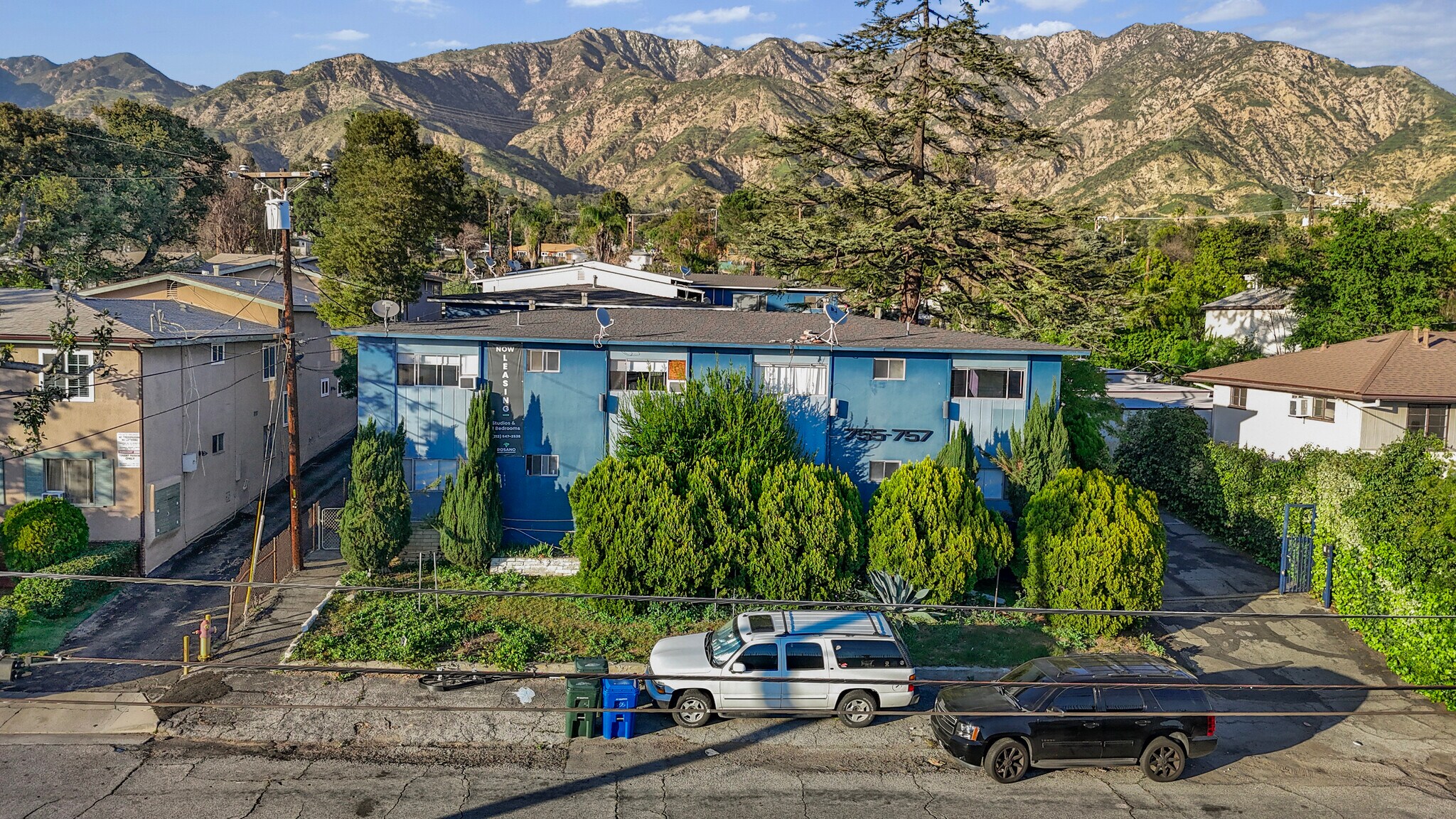 755-757 E Pine St, Altadena, CA à vendre Photo principale- Image 1 de 13