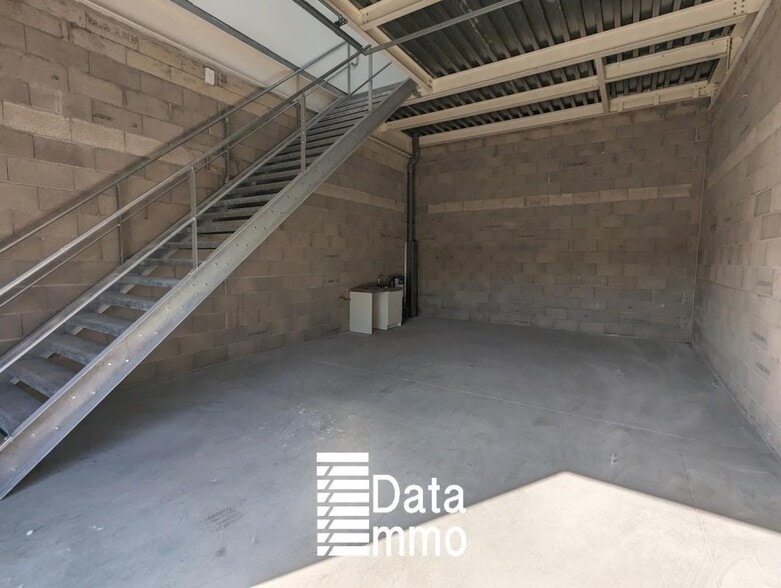 10 Rue Des Renouillères, Neuilly-Plaisance for lease - Building Photo - Image 2 of 13