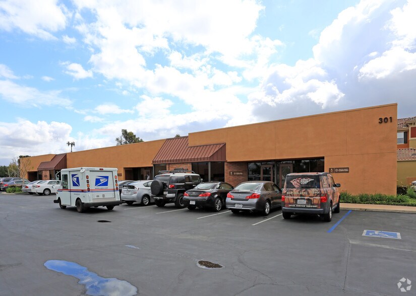 301 N Rampart St, Orange, CA à vendre - Photo principale - Image 2 de 8