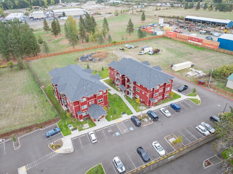 13001 S Crompton's Ln, Molalla, OR à vendre - Photo du bâtiment - Image 2 de 21