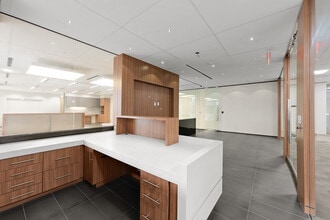 5065-5075 Westheimer Rd, Houston, TX à louer Photo intérieure- Image 2 de 9