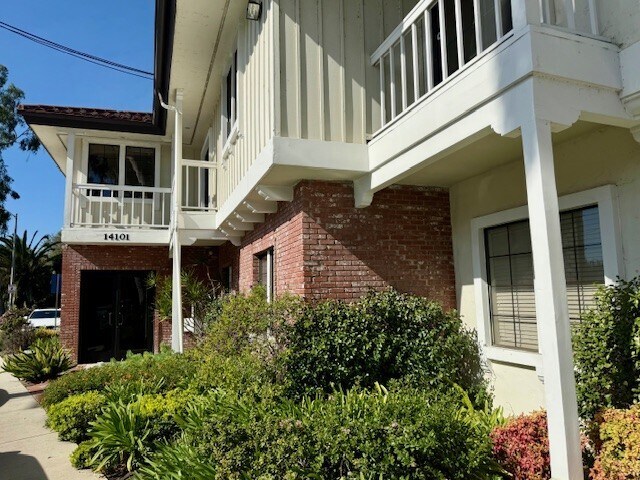 14101 Valleyheart Dr, Sherman Oaks, CA à louer - Photo du bâtiment - Image 3 de 15