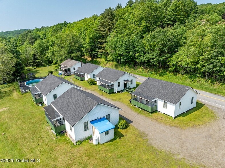 4140 County Route 48, Argyle, NY à vendre - Photo du bâtiment - Image 2 de 43