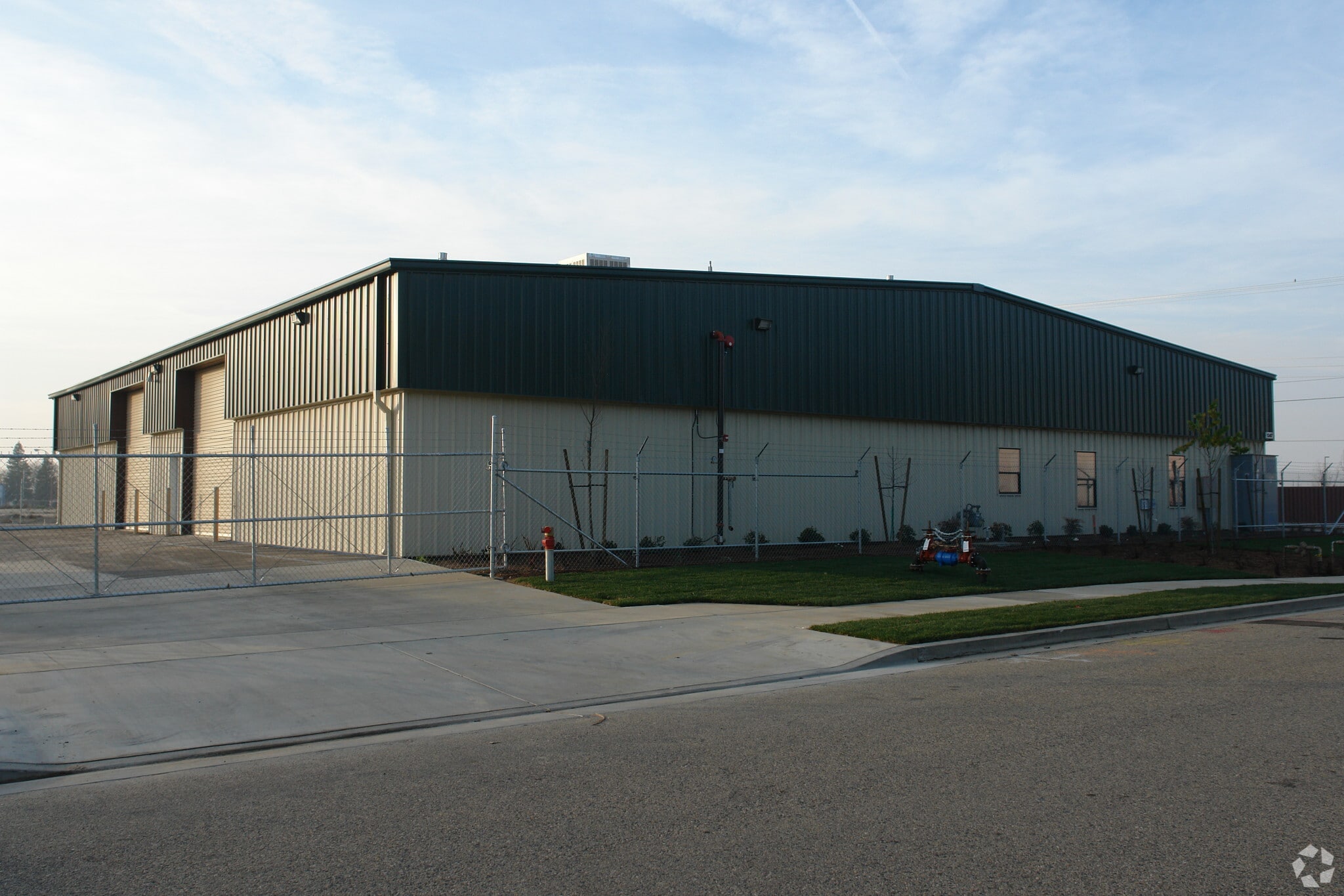 1347 N Century Ave, Visalia, CA for lease Building Photo- Image 1 of 12