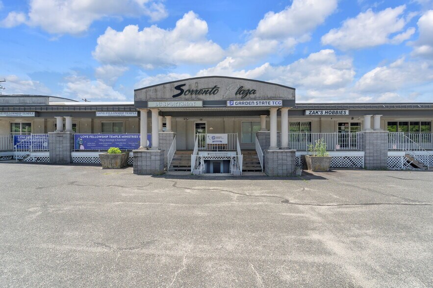 366 E Wheat Rd, Vineland, NJ for sale - Building Photo - Image 1 of 36