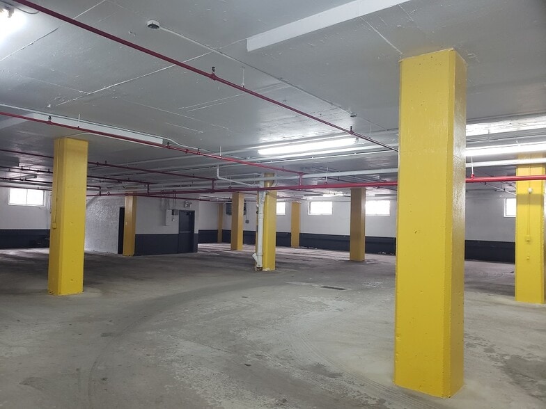 280 Rue Sauvé O, Montréal, QC à louer - Photo intérieure - Image 2 de 7