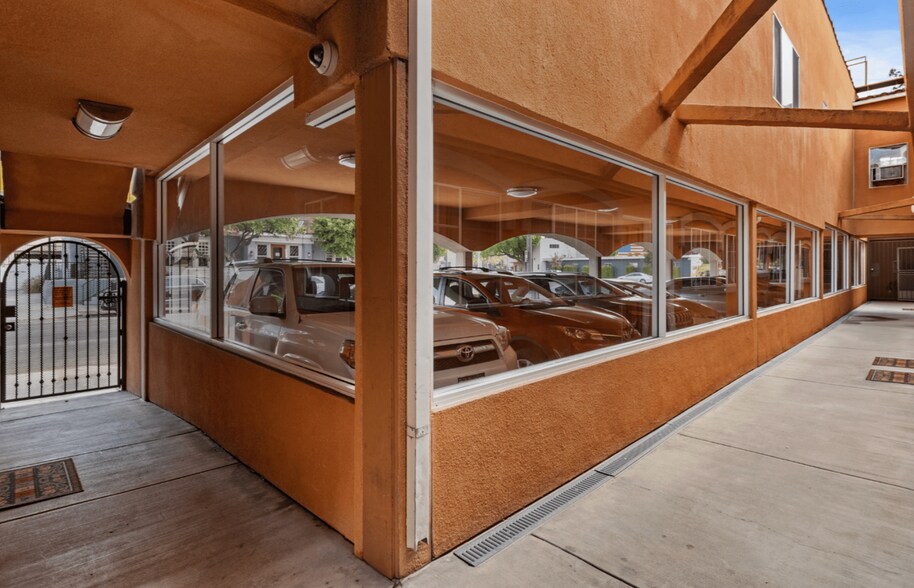 1102 W 29th St, Los Angeles, CA à vendre - Photo du bâtiment - Image 2 de 7